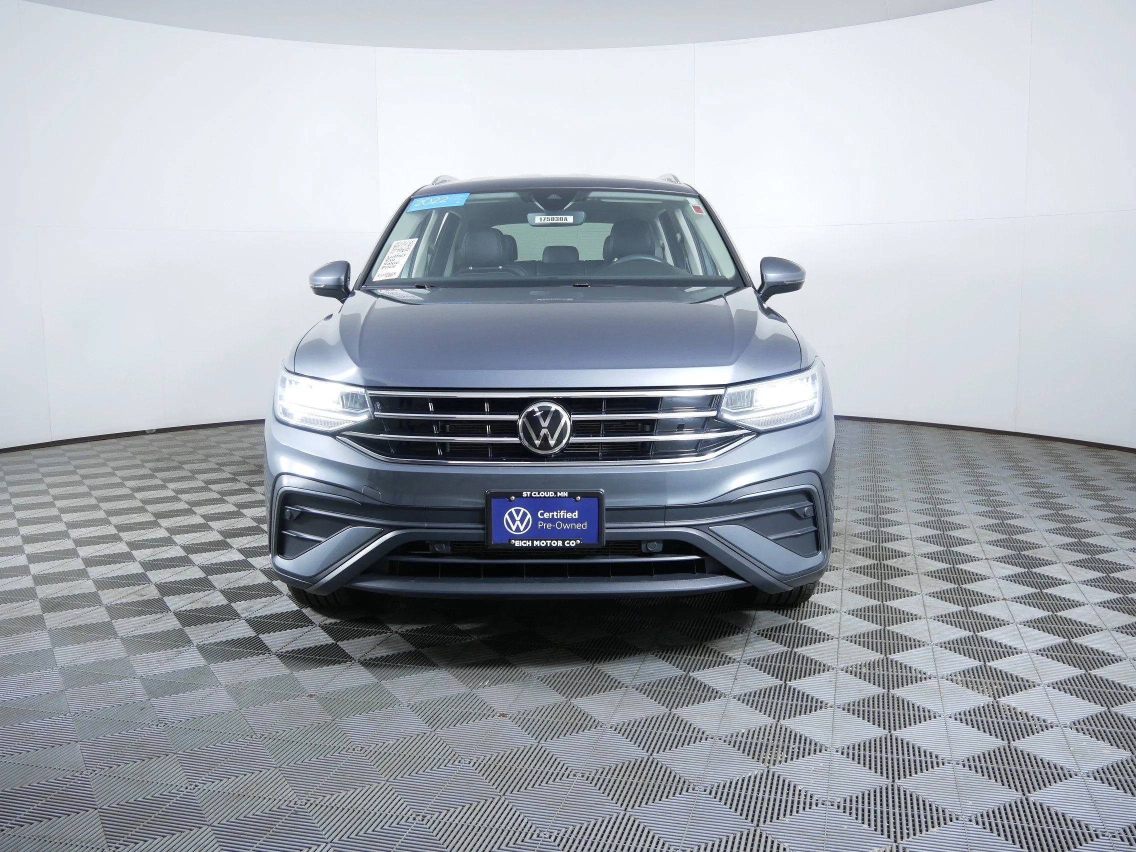 Used 2022 Volkswagen Tiguan SE with VIN 3VV2B7AX8NM089829 for sale in St. Cloud, Minnesota