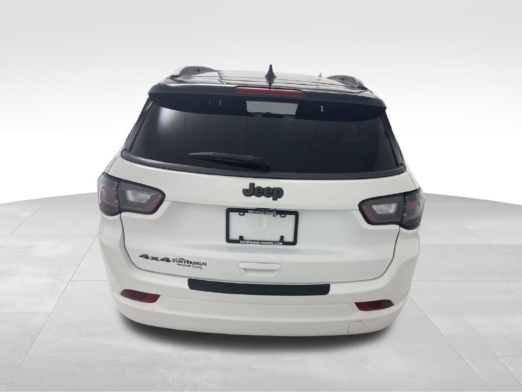 Used 2022 White Jeep High Altitude image 4