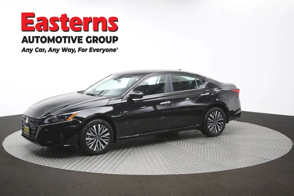 Used 2023 Black Nissan 2.5 SV image 57