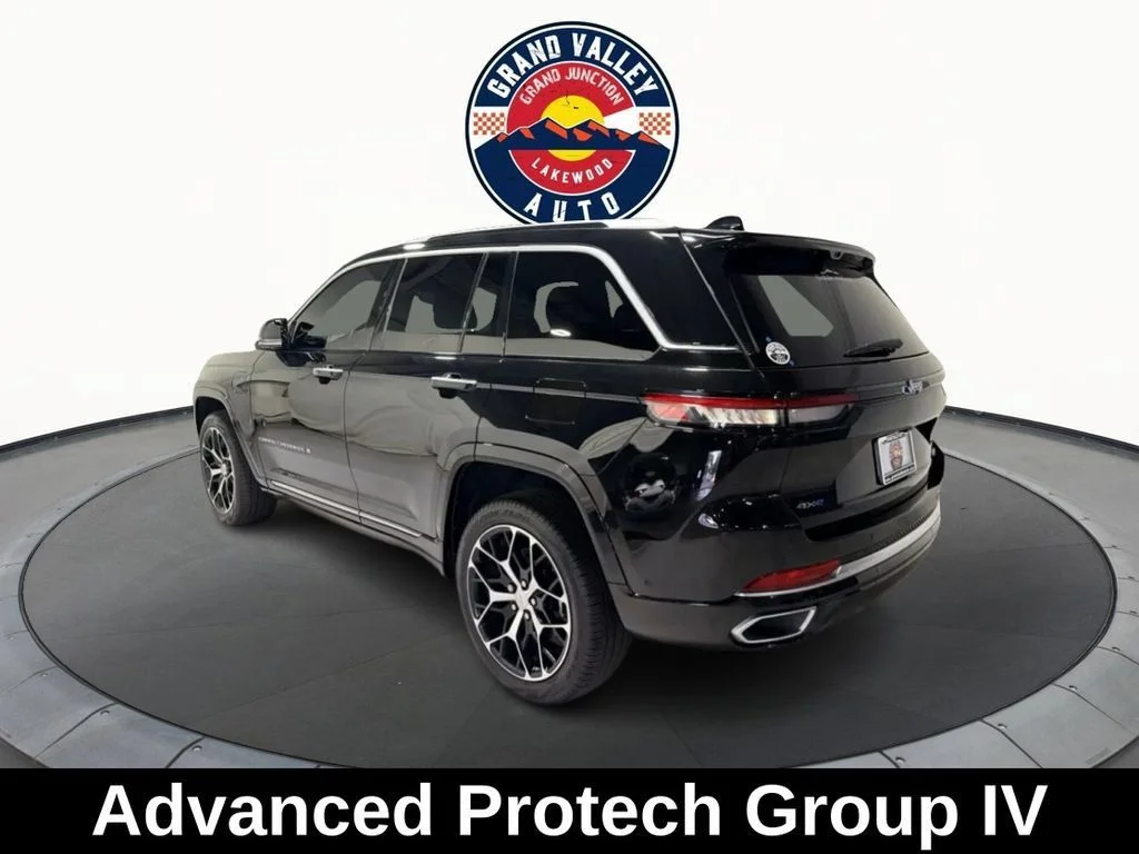 Used 2024 Black Jeep Summit Reserve 4xe image 8