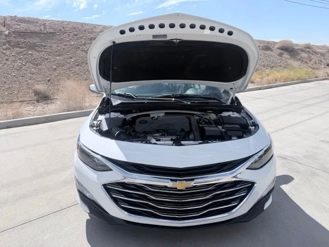 Used 2022 White Chevrolet LT image 34
