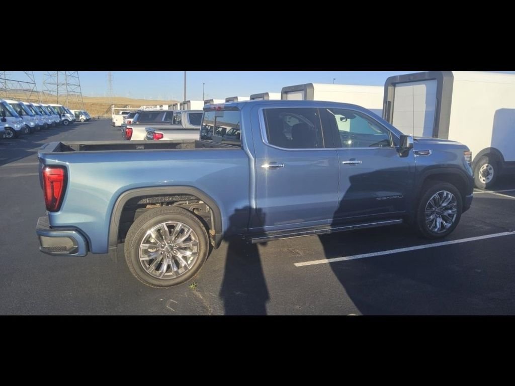 Used 2026  GMC Denali image 3