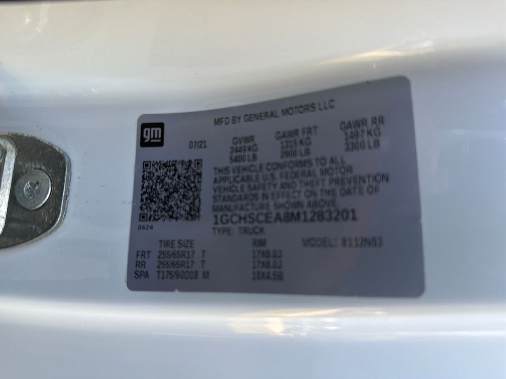 Used 2021 White Chevrolet LT image 9