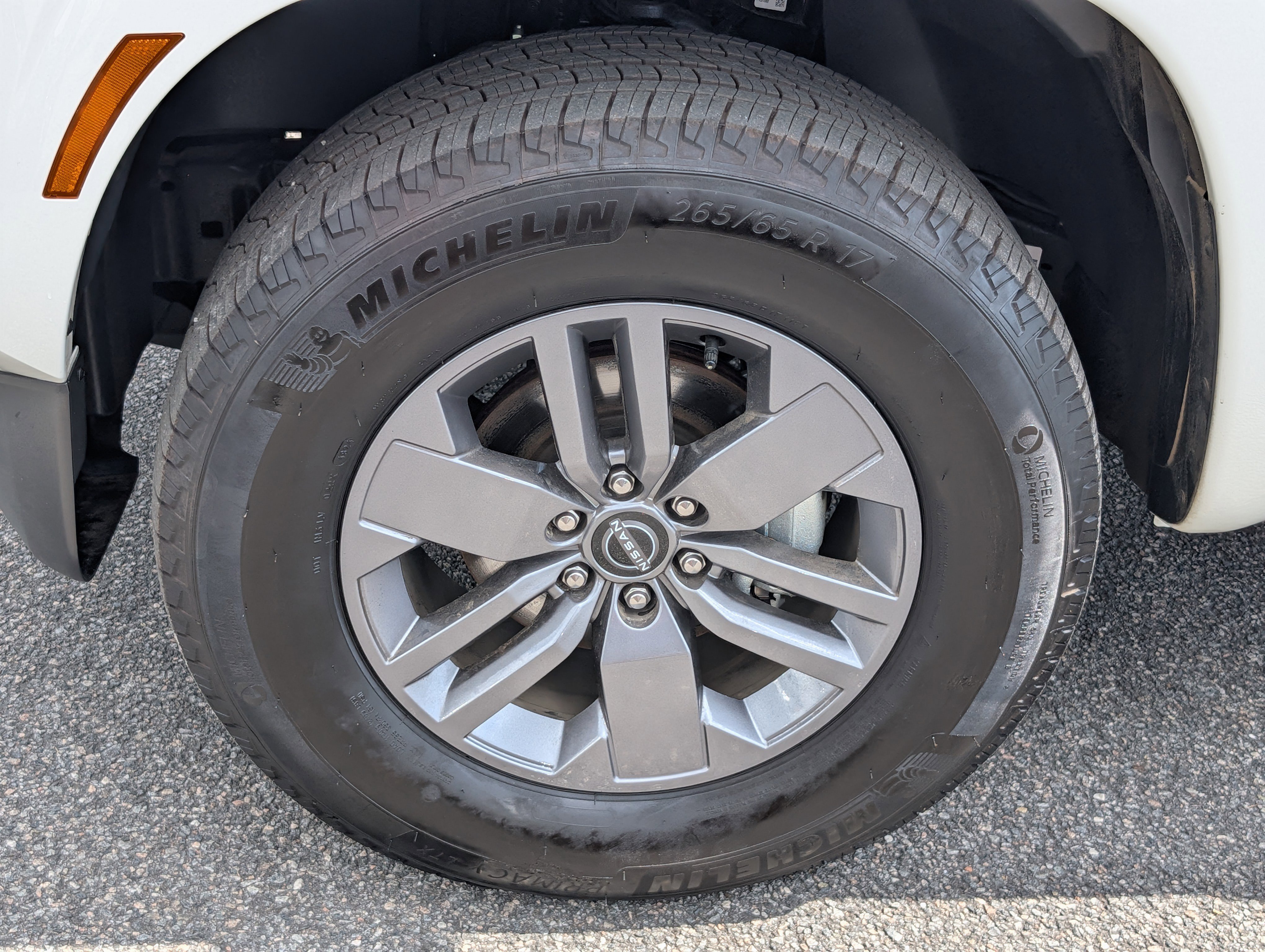 Used 2025 Glacier White Nissan S image 13