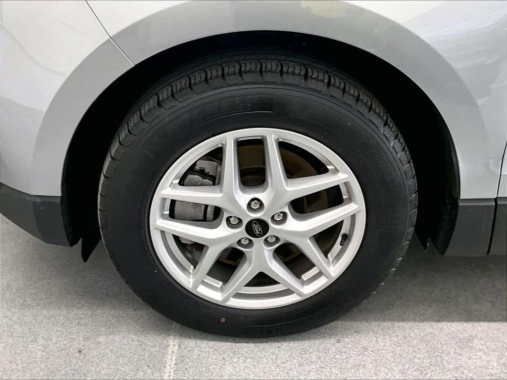 Used 2023 Silver Metallic Ford SEL image 7