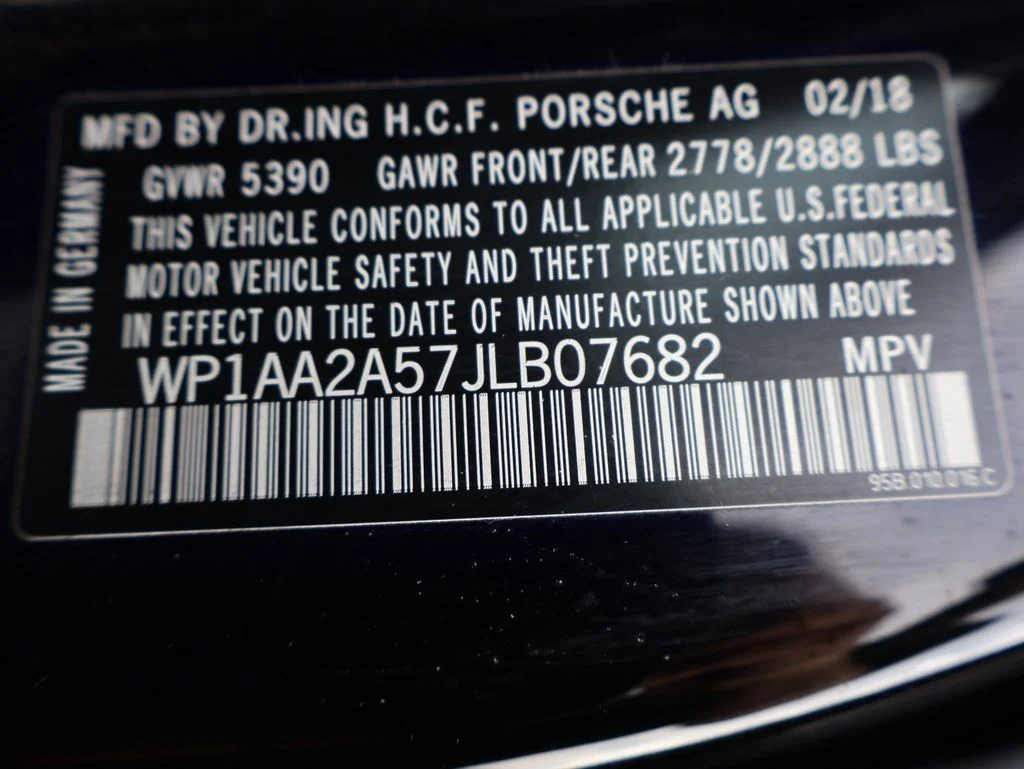 Used 2018  Porsche Base image 37