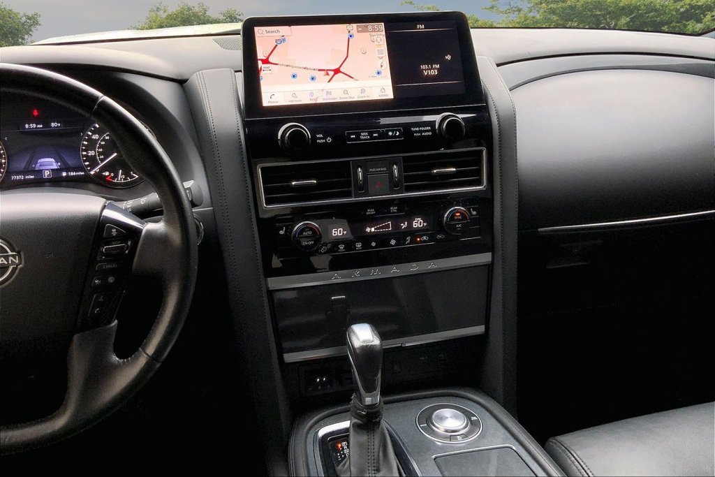 Used 2023 White Nissan SL image 9