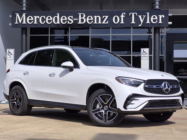 2026 Mercedes-Benz GLC GLC 300's photo