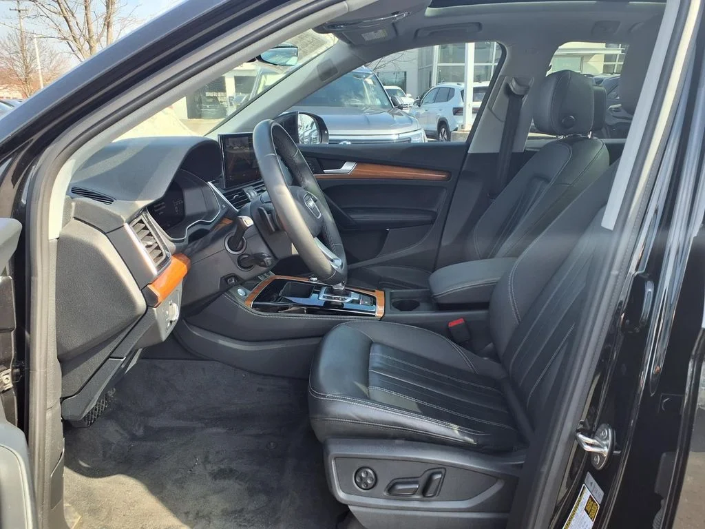 Used 2023 Mythos Black Metallic Audi 40 Premium Plus image 6