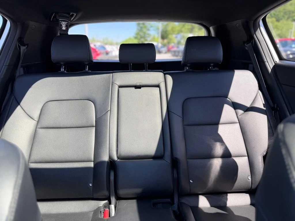 Used 2020 White Kia S image 17