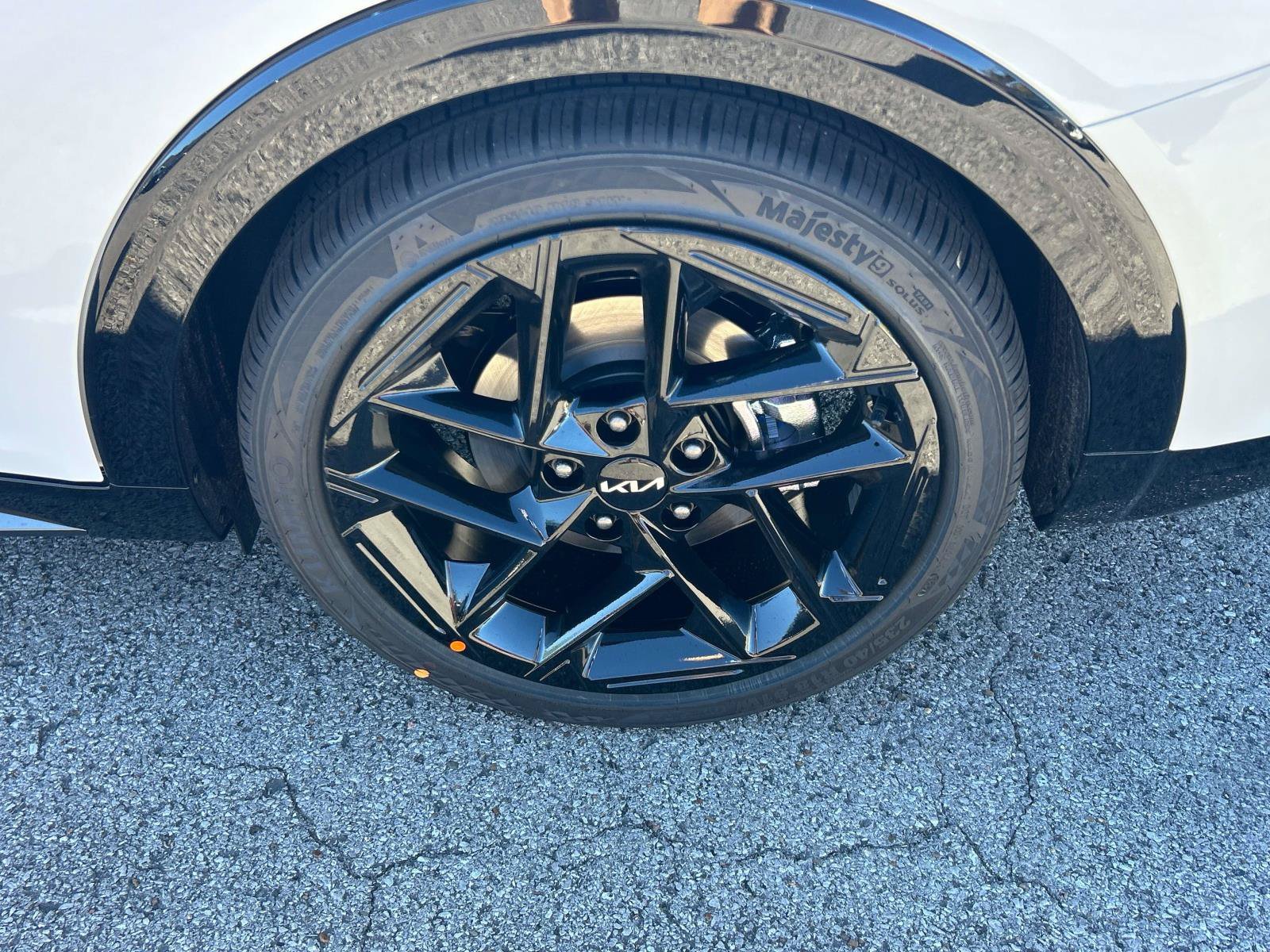 New 2027 Snow White Pearl Kia GT-Line image 11