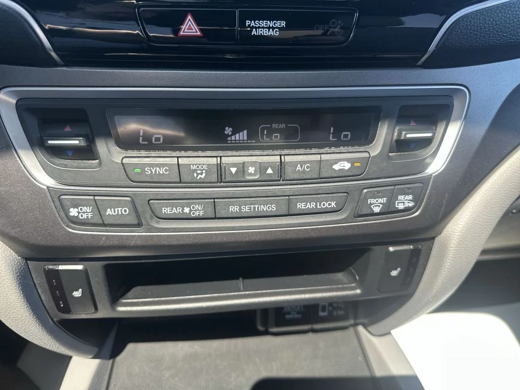 Used 2019  Honda EX-L image 25