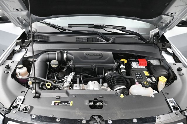 Used 2025 Silver Jeep Limited image 22