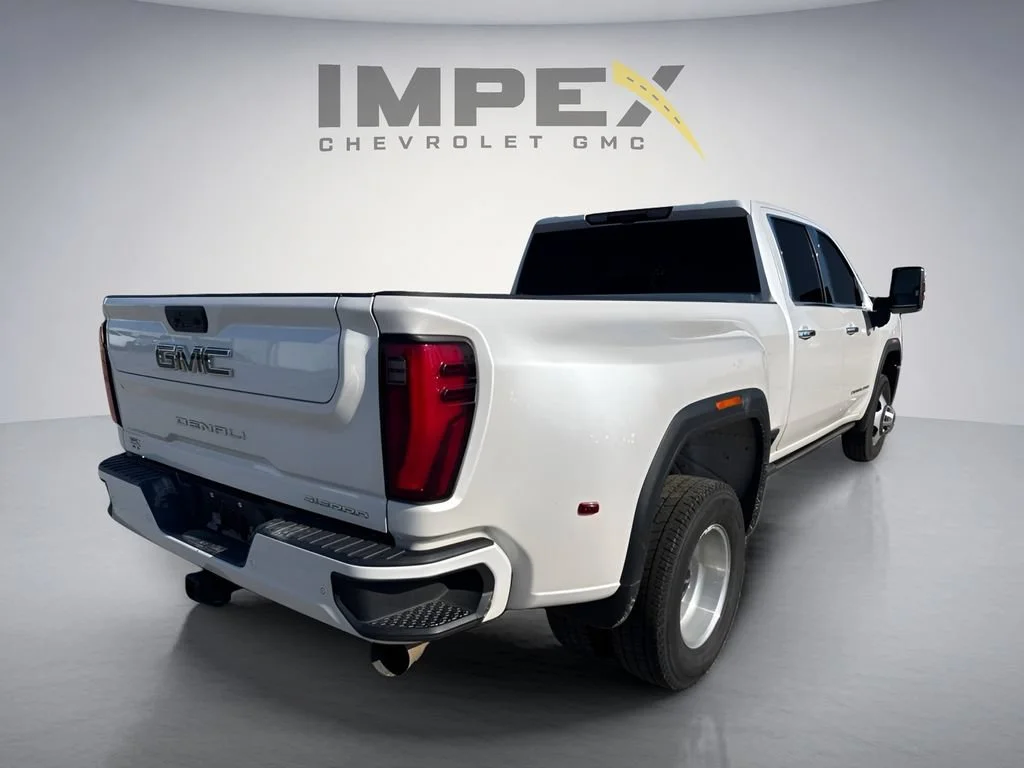 Used 2024 White Frost Tricoat GMC Denali Ultimate DRW image 5