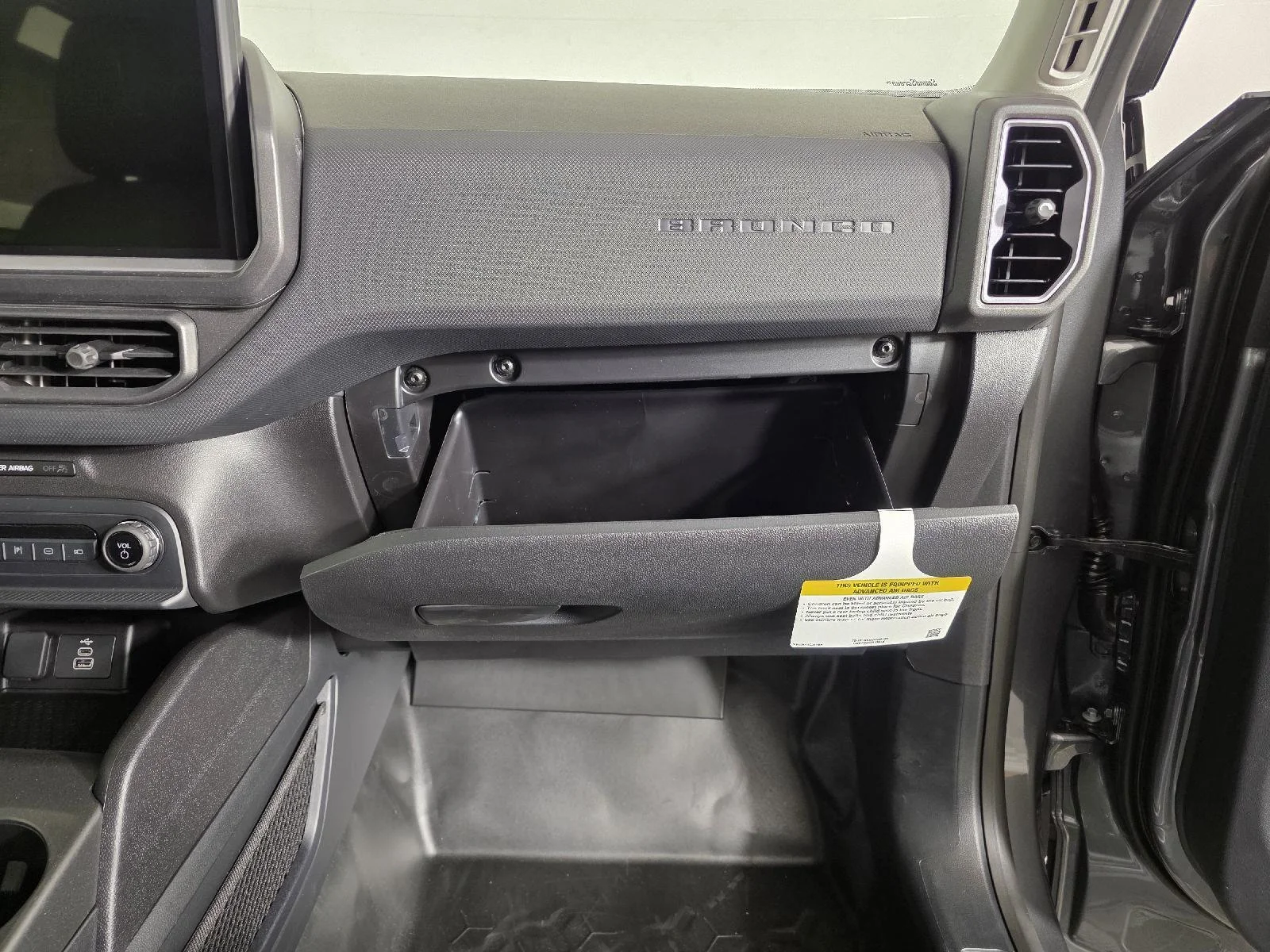 Used 2026 Carbonized Gray Metallic Ford Badlands image 26