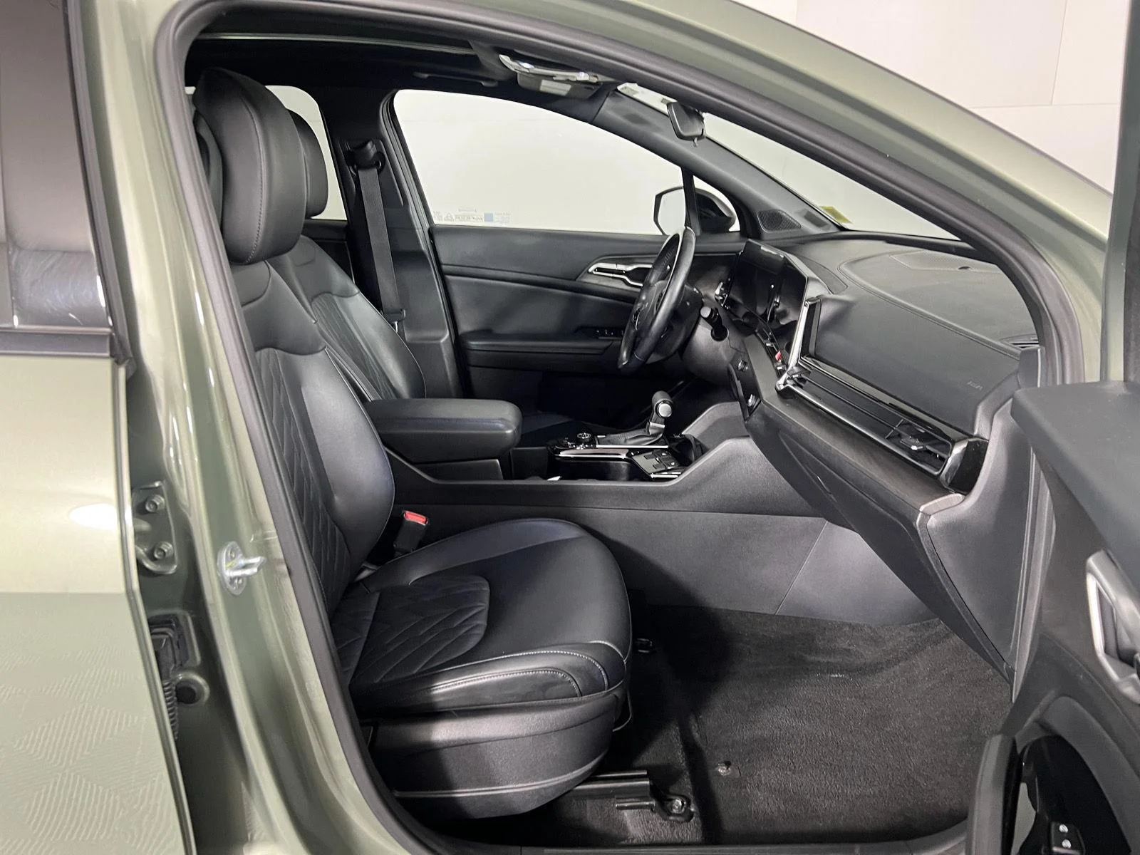 Used 2023 Jungle Green Kia X-Line image 11