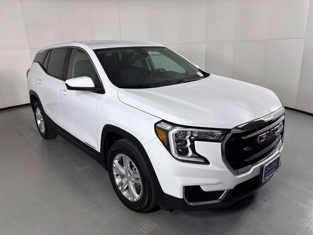 Used 2024 White GMC SLE image 2