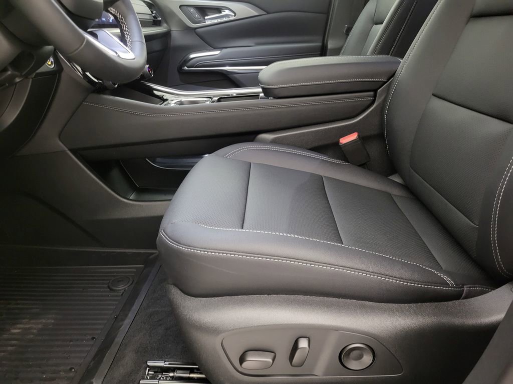 2026 Chevrolet Traverse LT - Photo 3