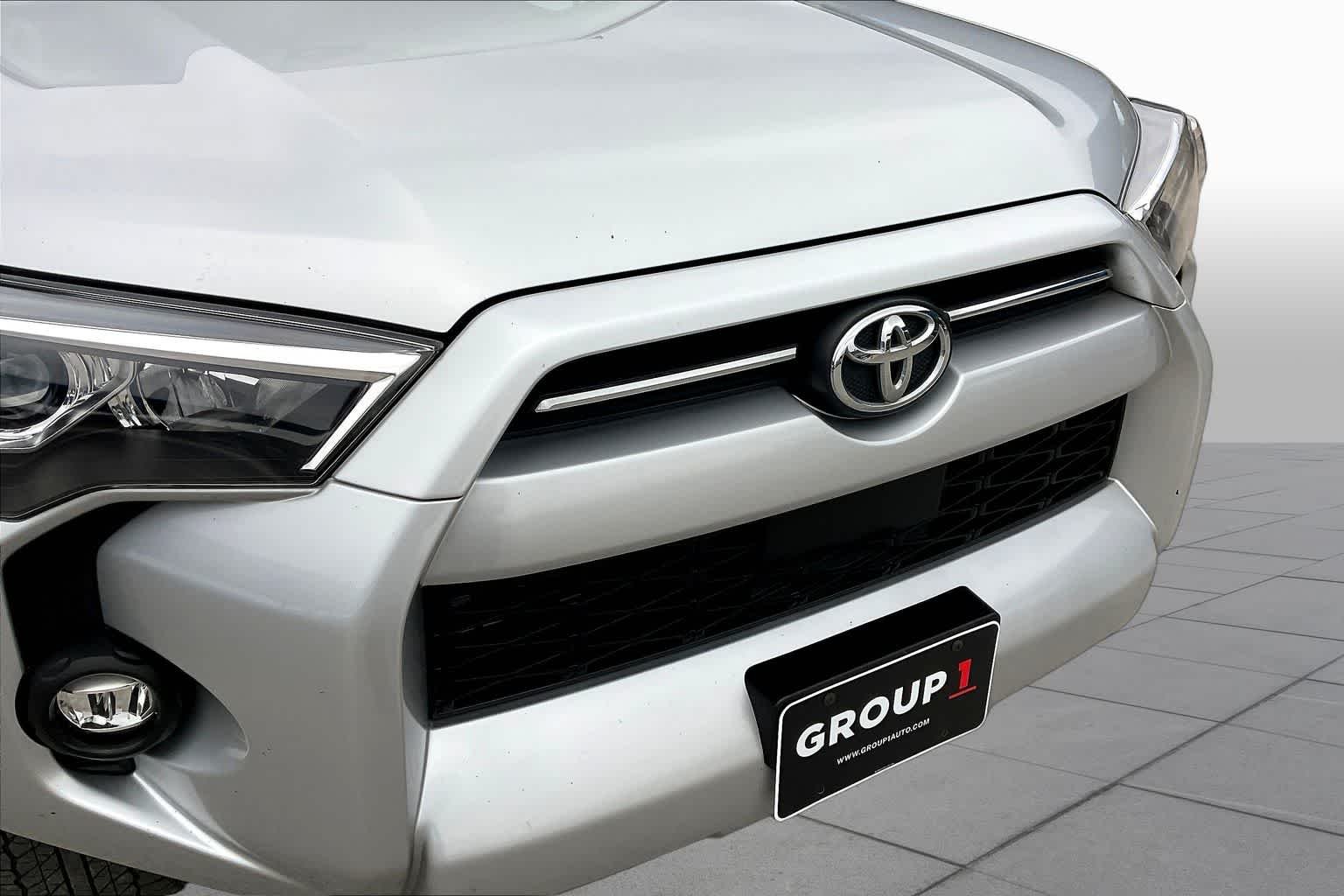 Used 2023 Classic Silver Metallic Toyota SR5 image 31