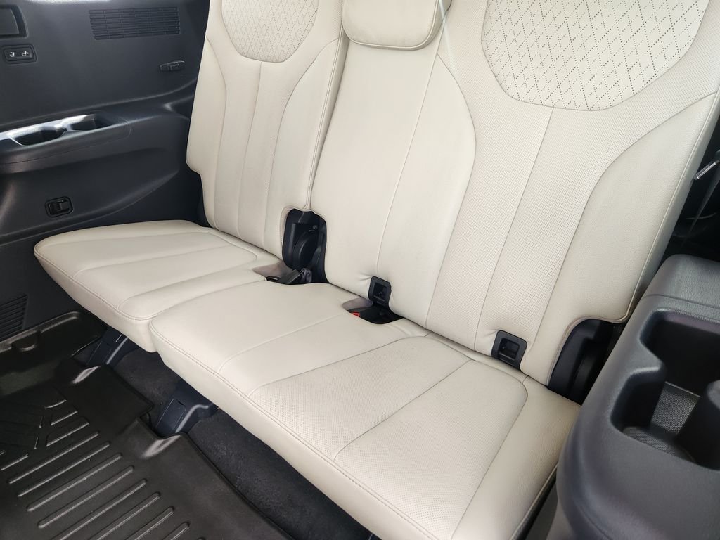 Used 2020 Hyper White Hyundai SEL image 33