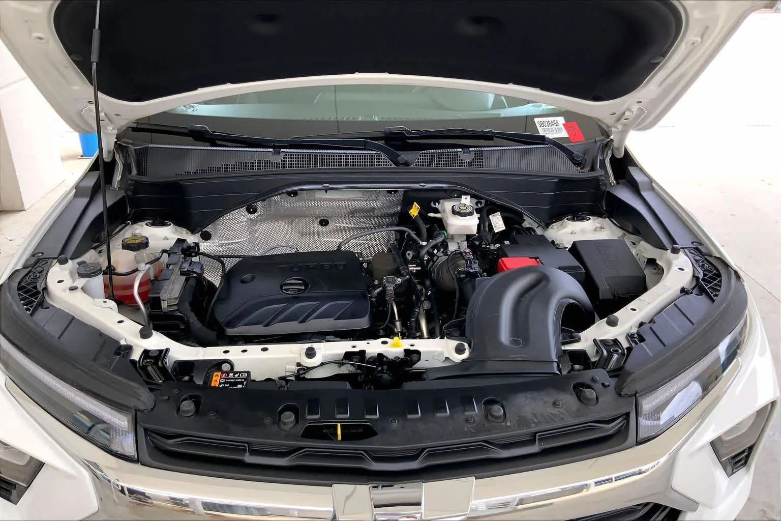 Used 2025 Summit White Chevrolet LT image 30