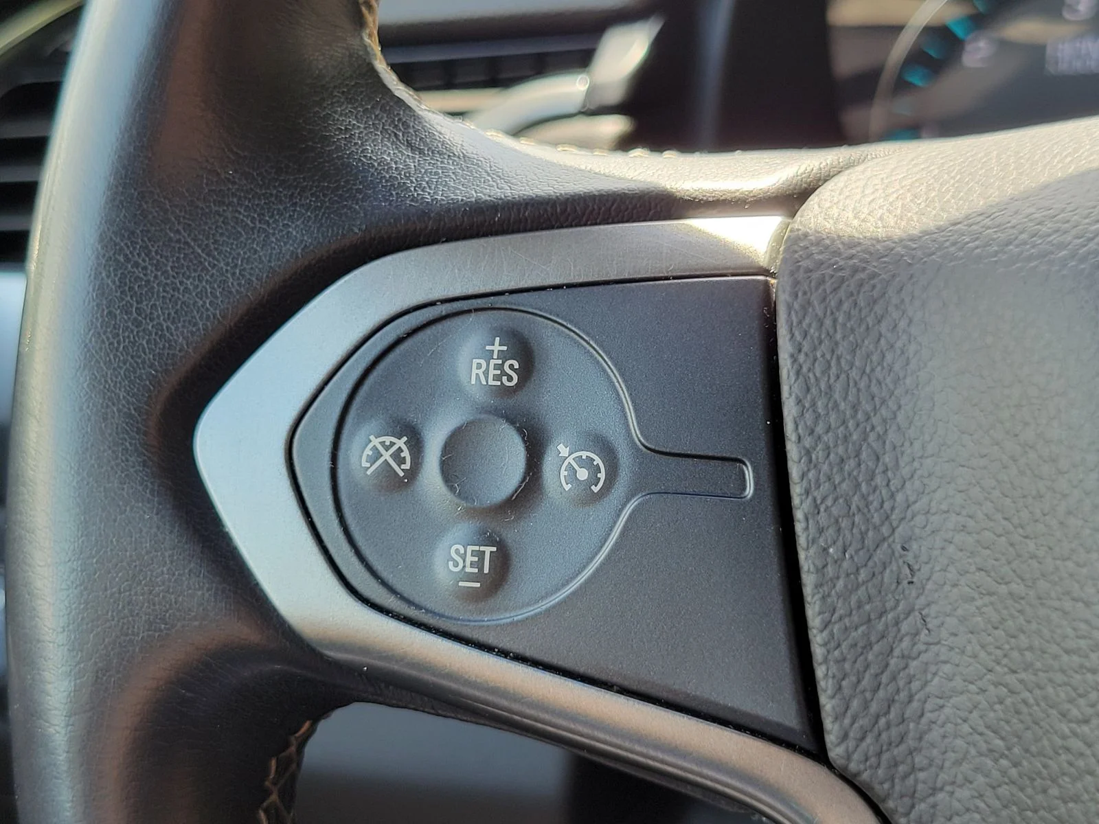 Used 2019 Summit White Chevrolet LS image 16