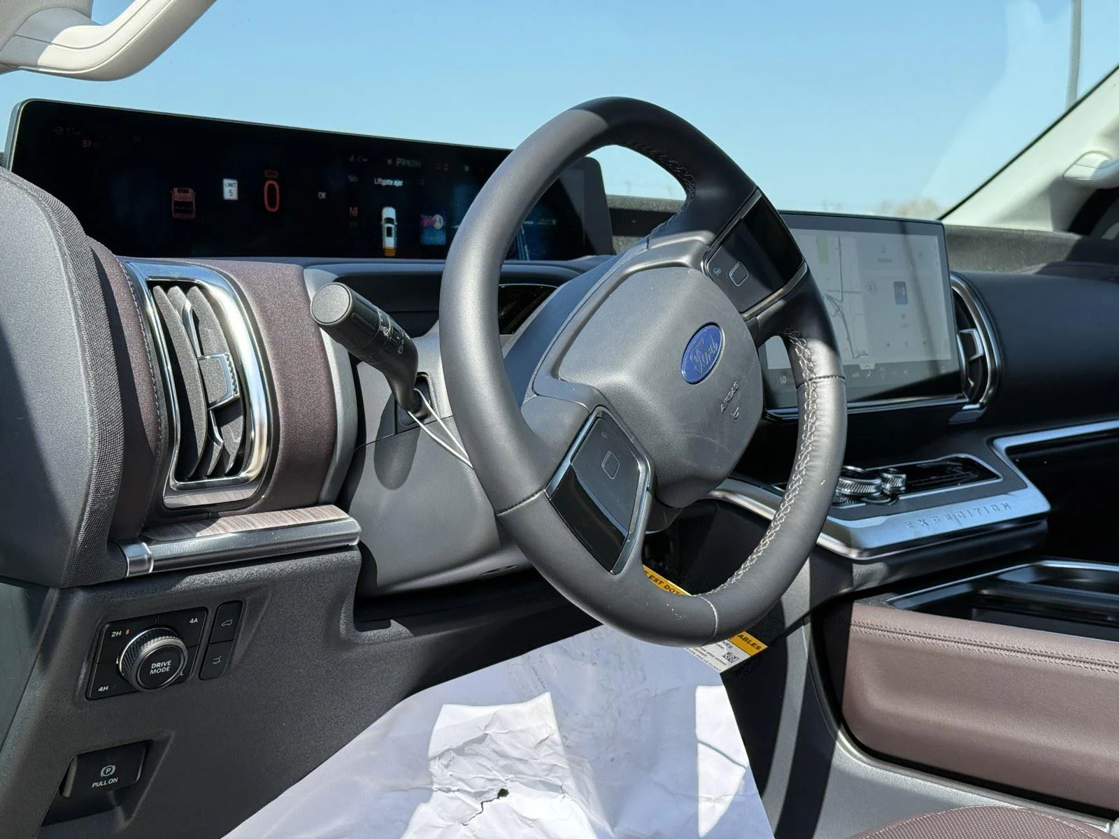 New 2026 Star White Metallic Tri-Coat Ford MAX Platinum® image 13