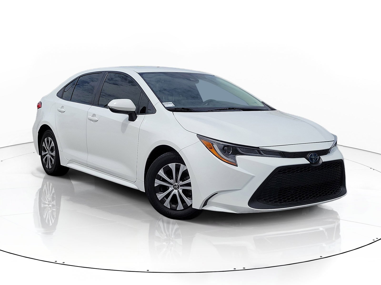 Used 2022 White Toyota Hybrid LE image 1