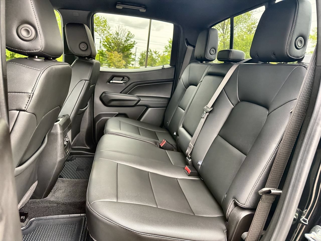 New 2026 Onyx Black GMC Elevation image 20