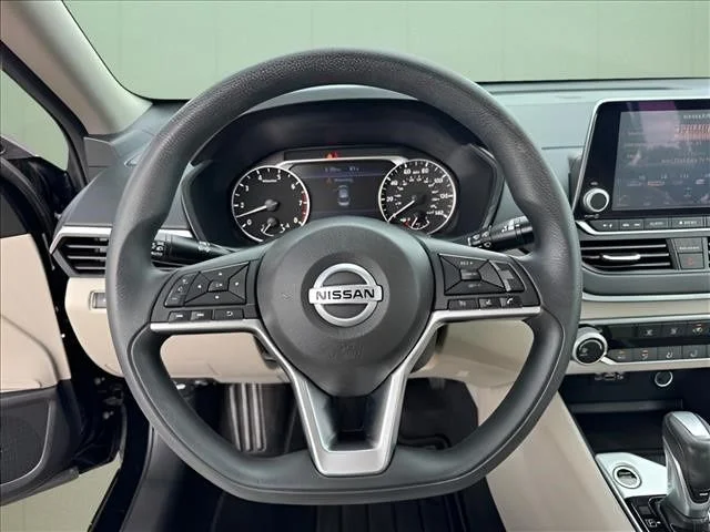 Used 2020 Black Nissan 2.5 S image 20