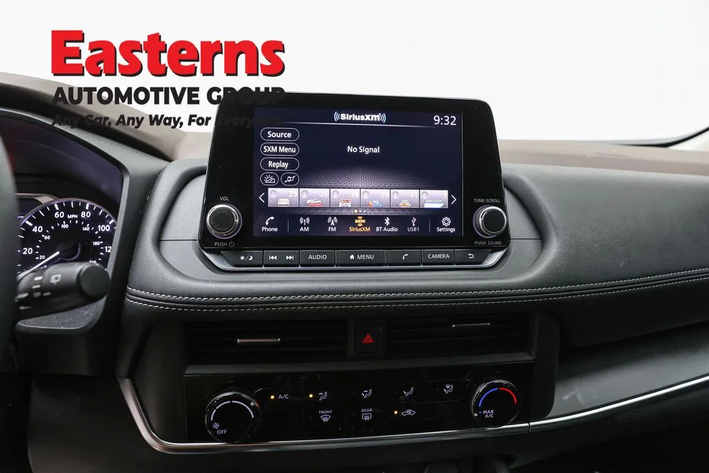 Used 2023 Blue Nissan S image 12