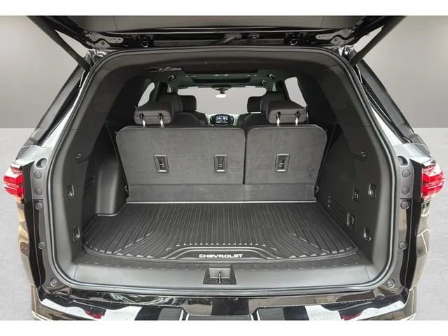 Used 2023 Black Chevrolet High Country image 32