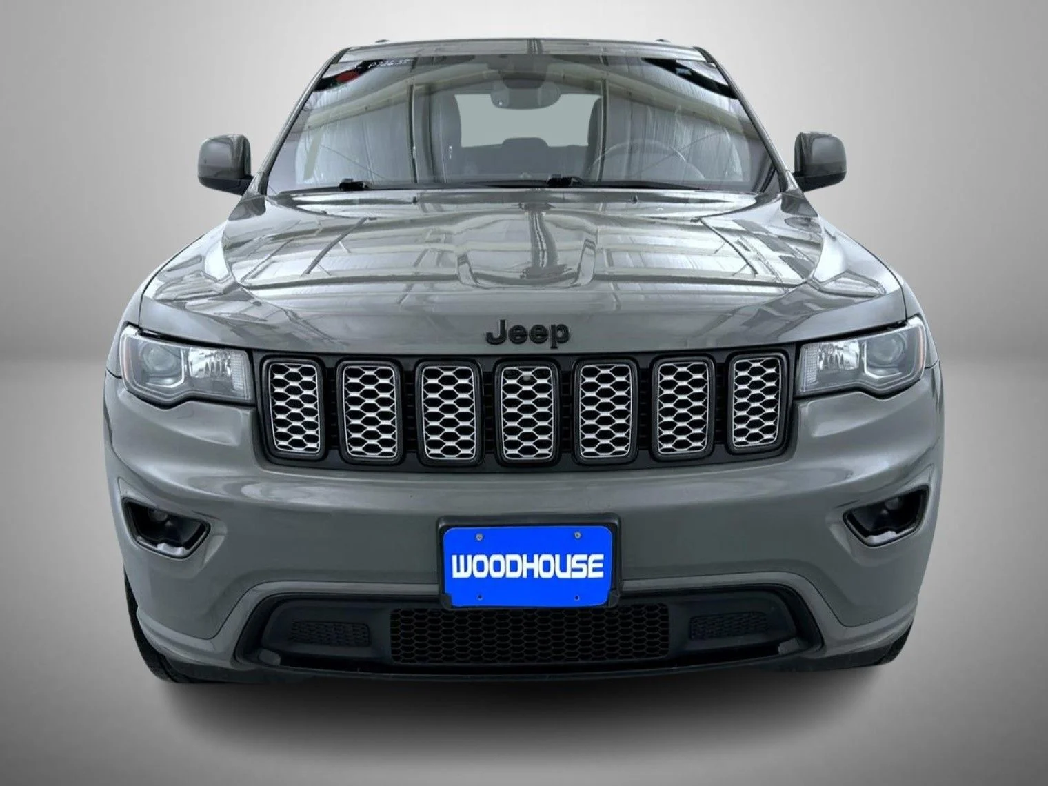Used 2022 Gray Jeep Laredo X image 2