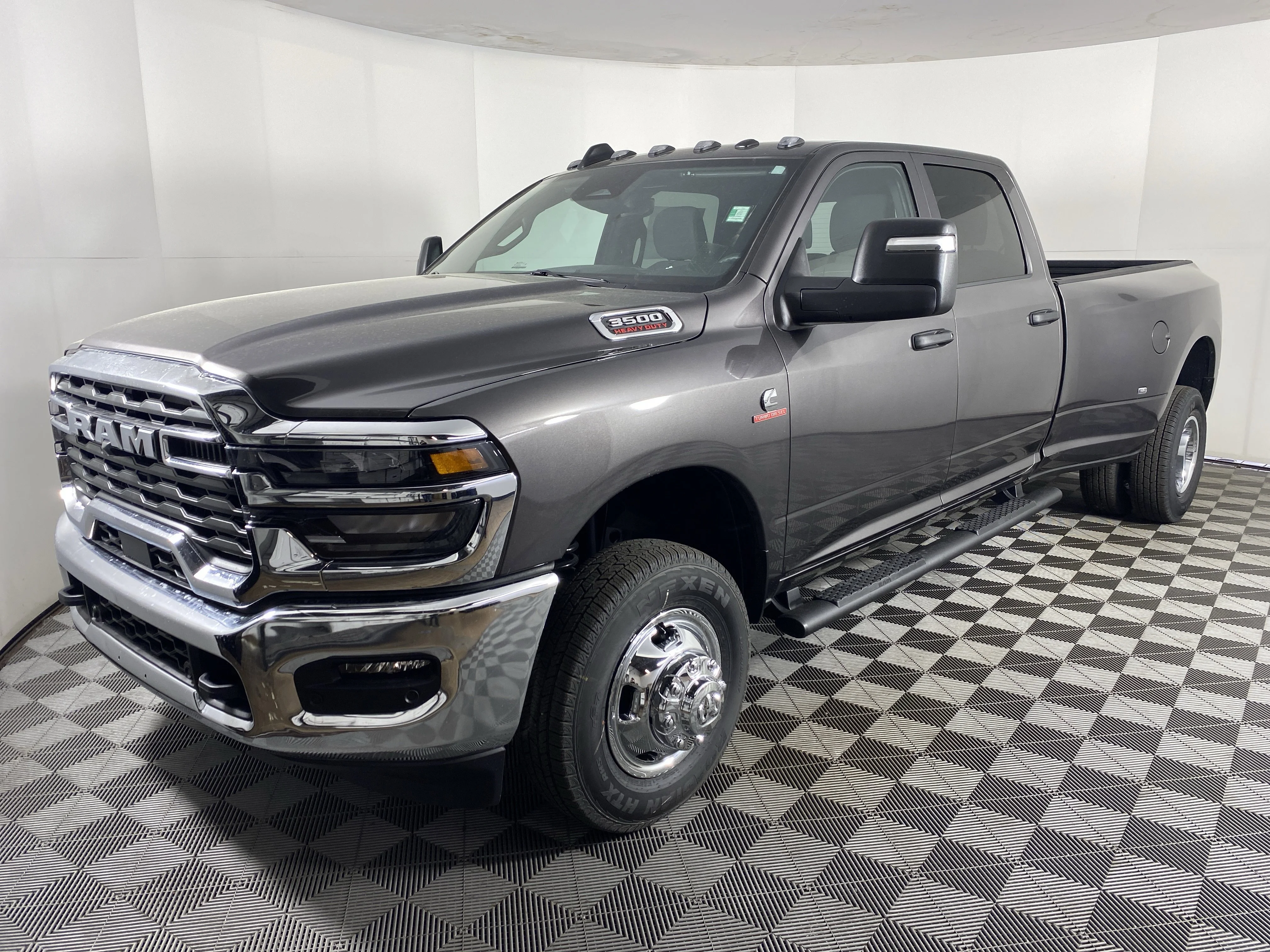 New 2026 Granite Crystal Metallic Clear-Coat Exterior Paint RAM Tradesman image 8