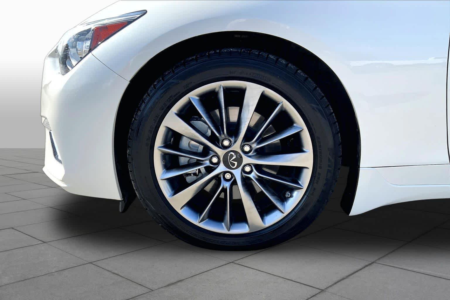 Used 2023 Majestic White INFINITI LUXE image 11