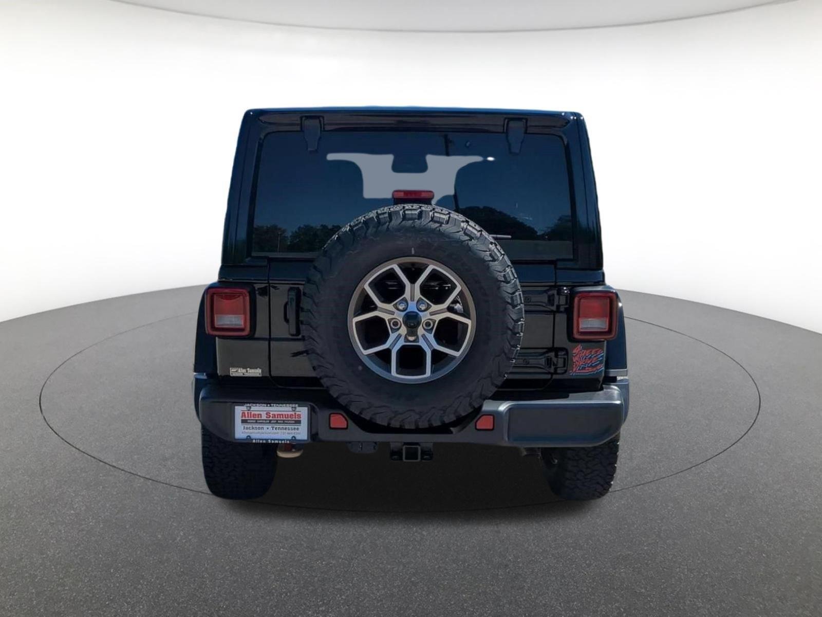 New 2027 Black Clear-Coat Paint Jeep Rewind image 5