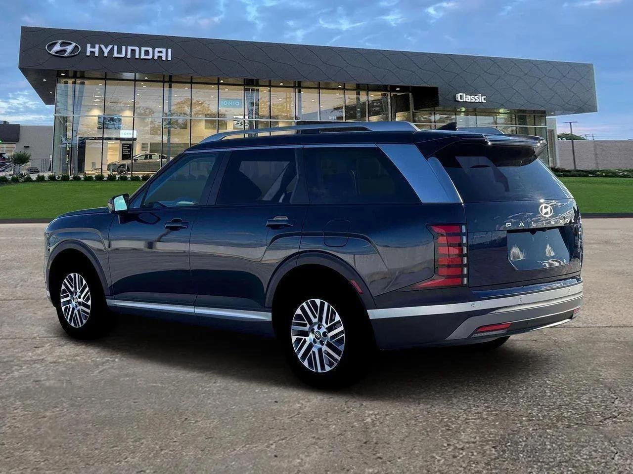 New 2026 Classy Blue Pearl Hyundai SEL 7P image 4