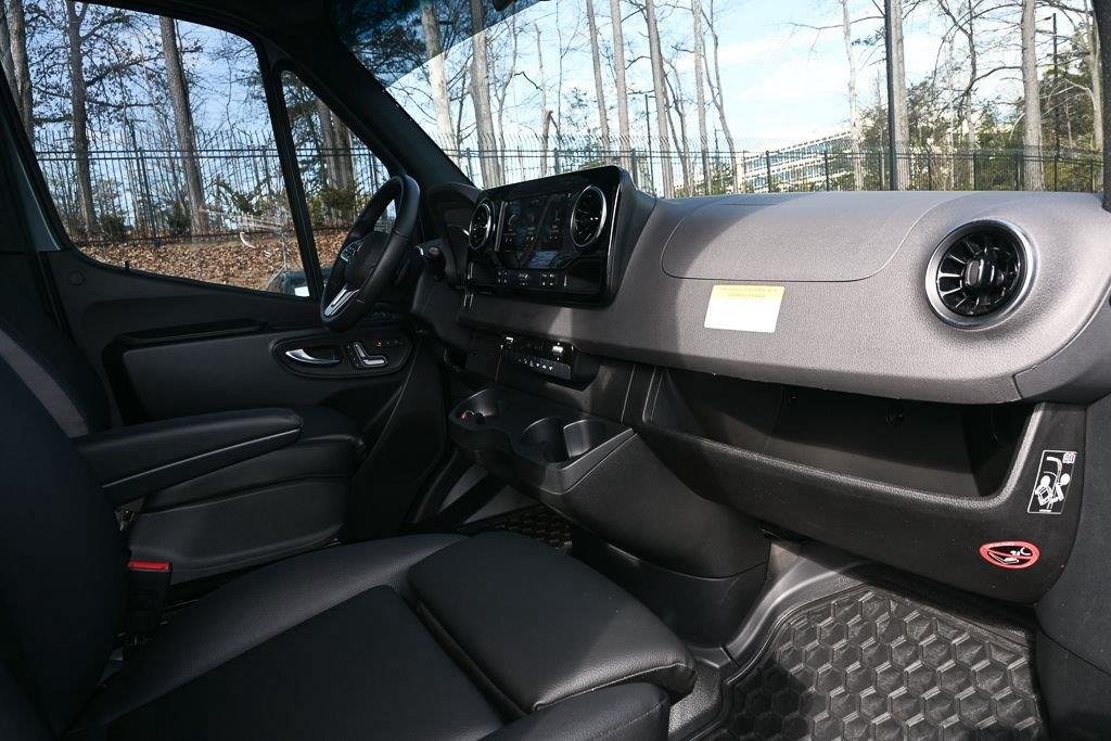 Used 2025 Blue Grey Tiffin  image 26