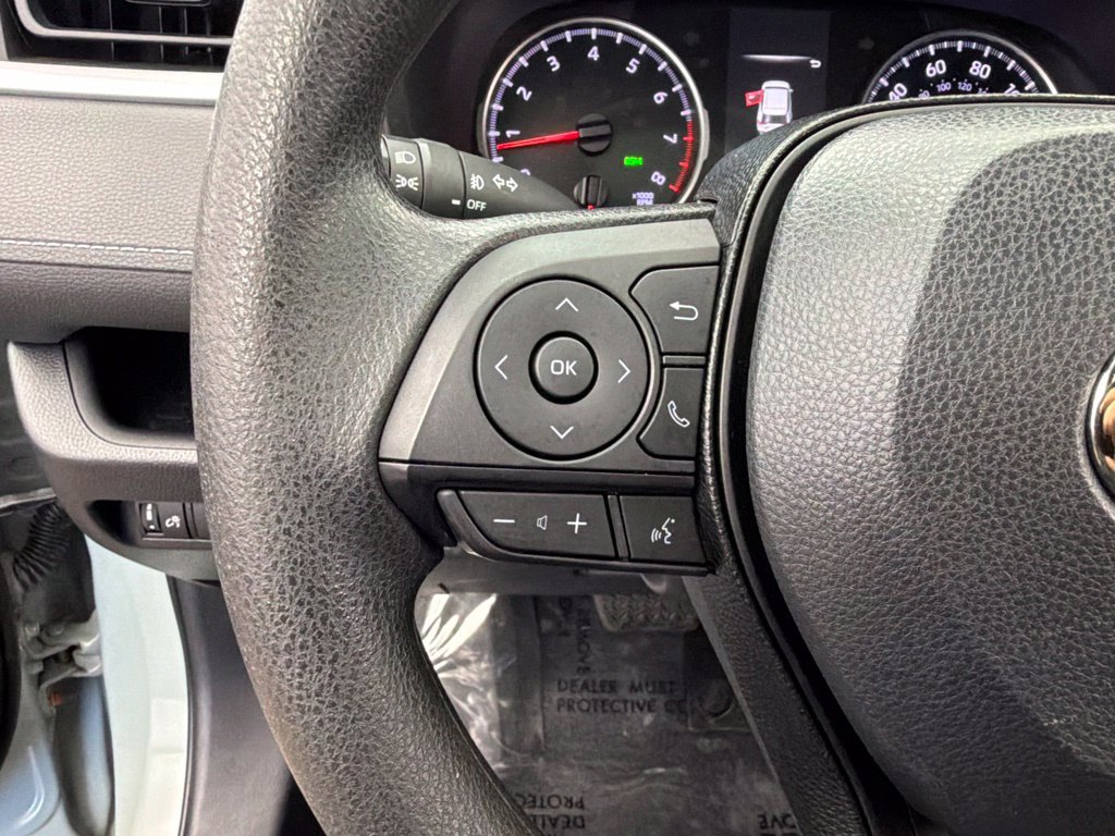 Used 2019  Toyota XLE image 12