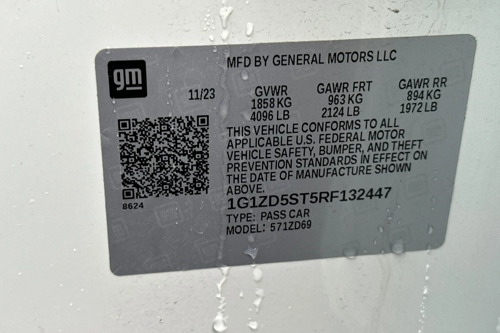 Used 2024 Summit White Chevrolet LT image 25