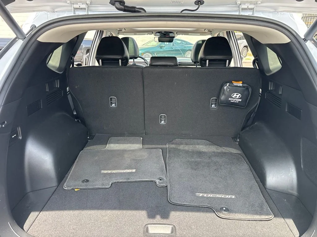 Used 2023 White Hyundai Limited image 9