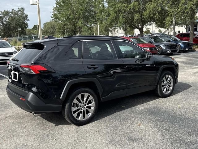 Used 2021 Black Toyota XLE Premium image 4