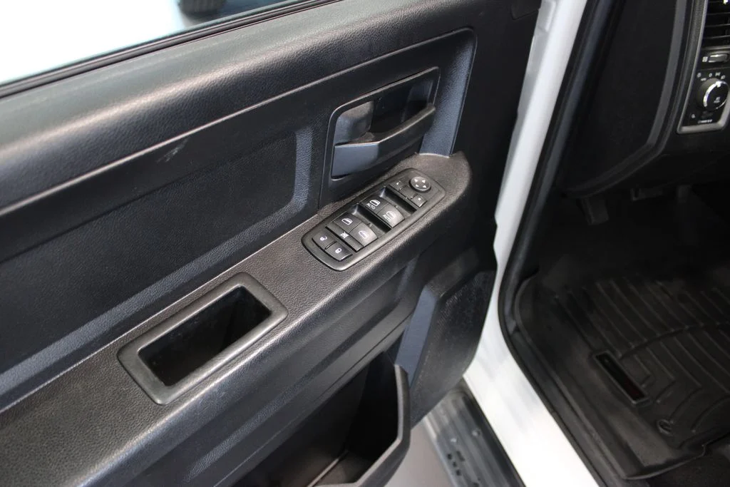 Used 2014 White Ram Express image 30