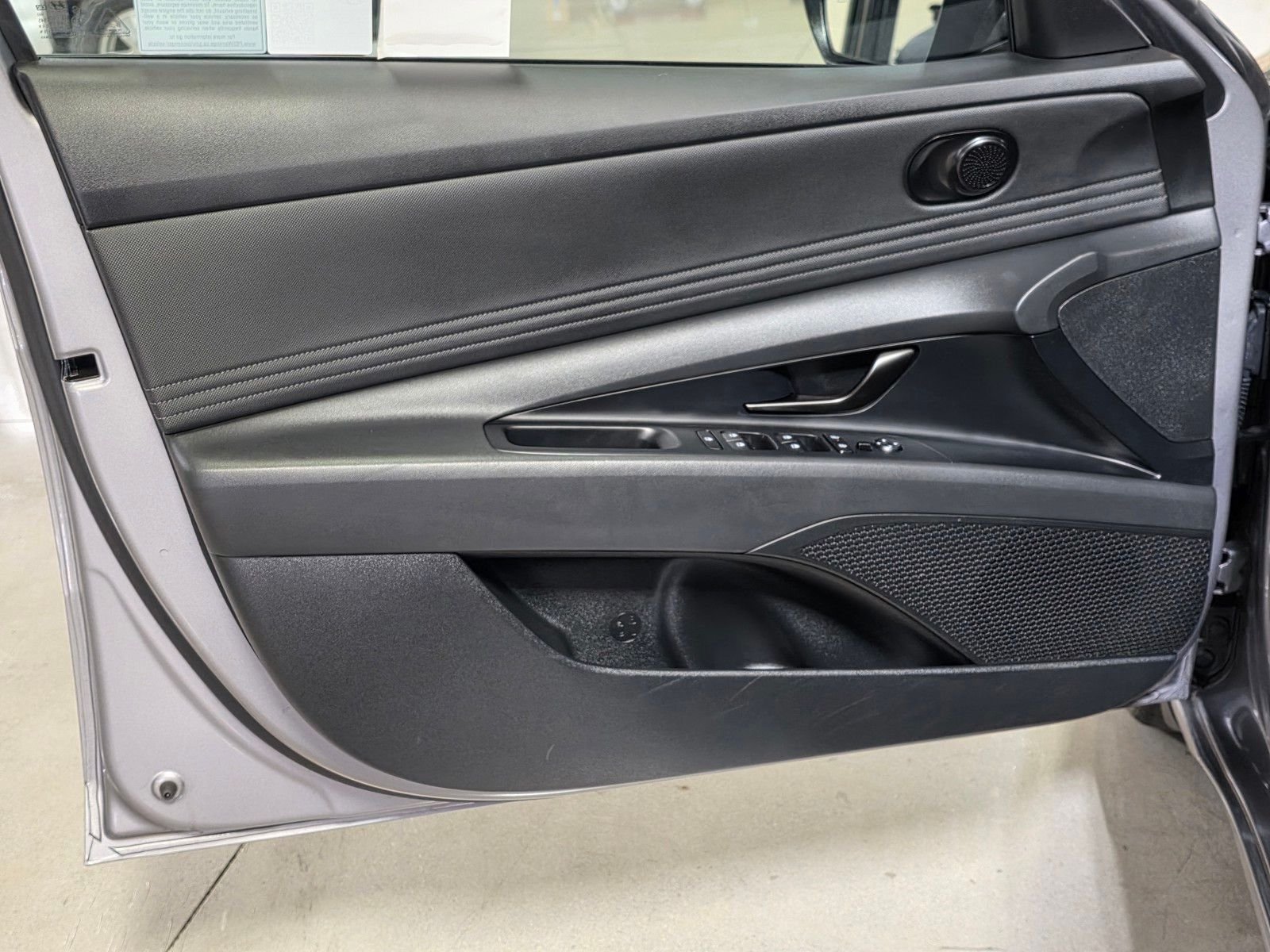 Certified Used 2025 Fluid Metal Hyundai SEL Sport image 19