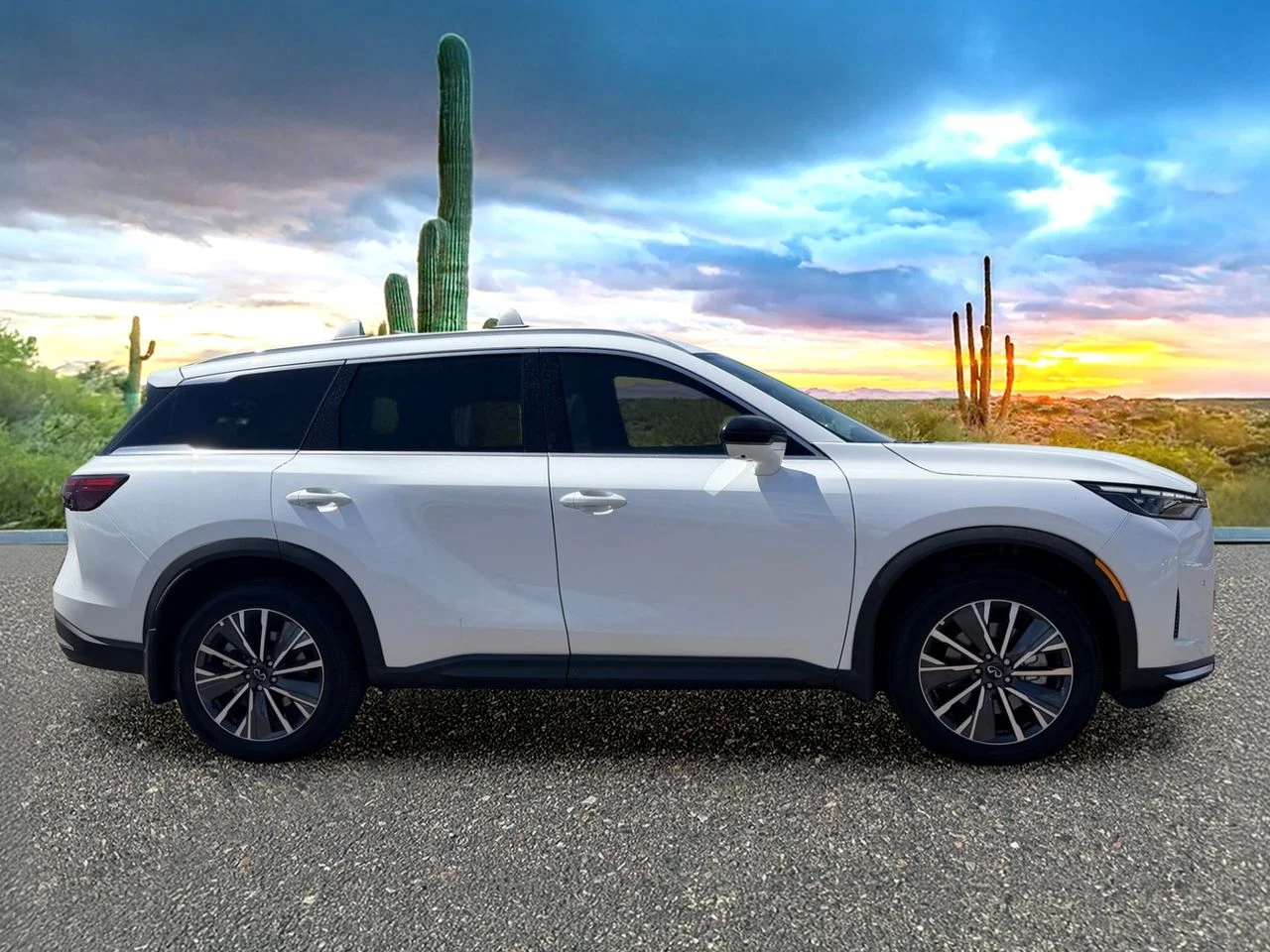 New 2027 RADIANT WHITE INFINITI Luxe FWD image 3