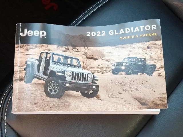 Used 2022 Green Jeep Overland image 28
