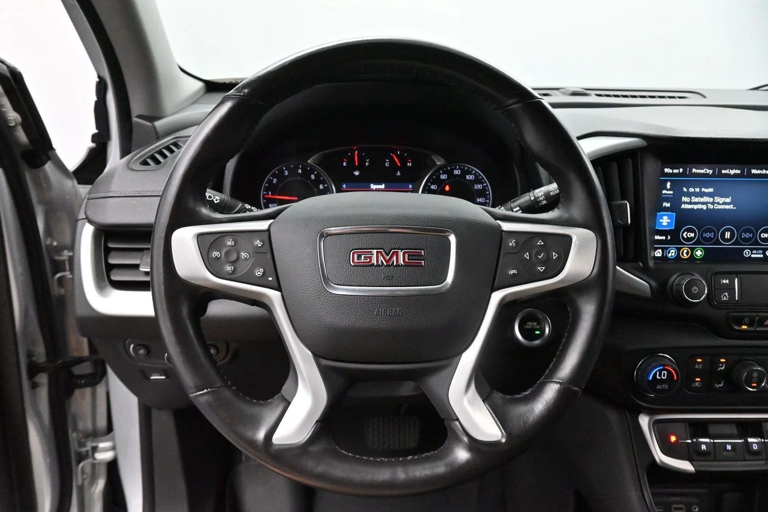 Used 2022 QUICKSILVER METALLIC GMC SLT image 16