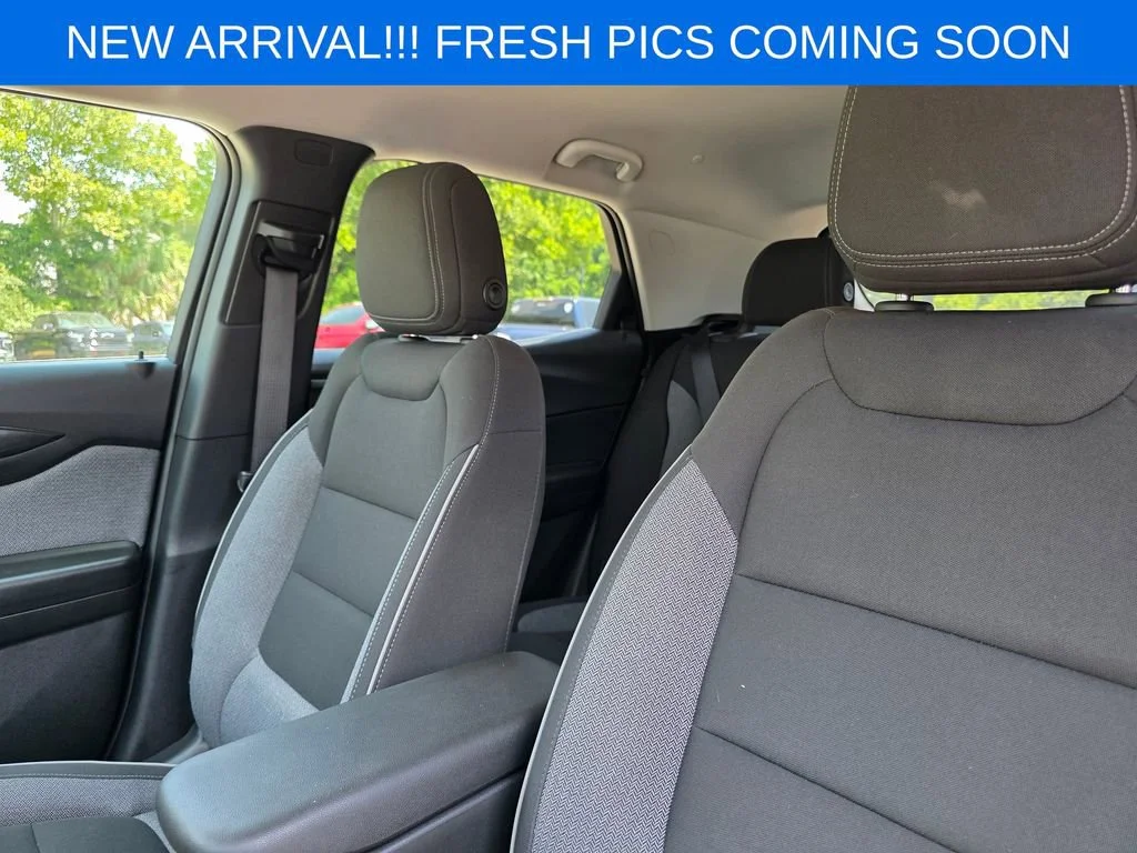 Used 2025 Mosaic Black Metallic Chevrolet LT image 8