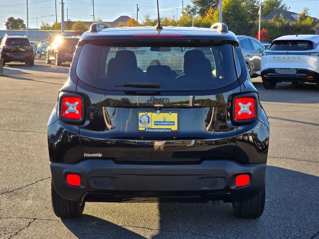 Used 2017 Black Jeep Latitude image 25