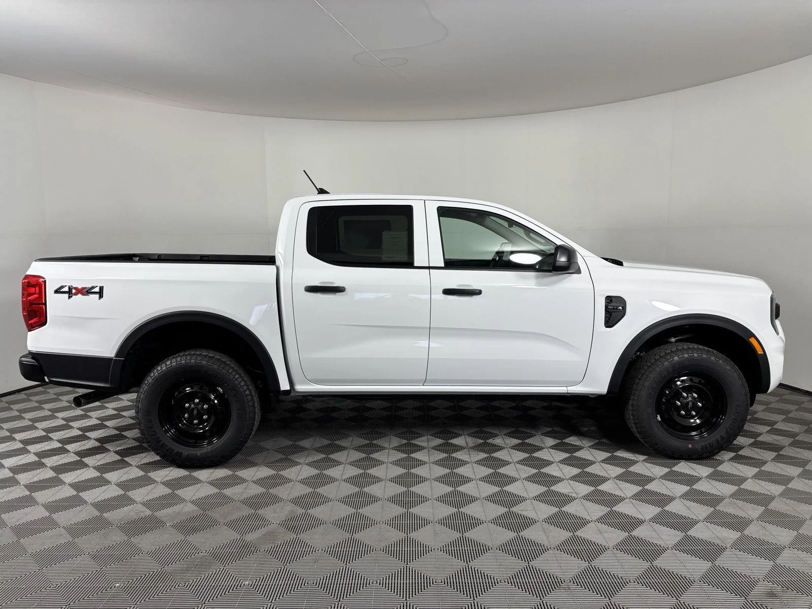 Used 2026 Oxford White Ford XL image 9